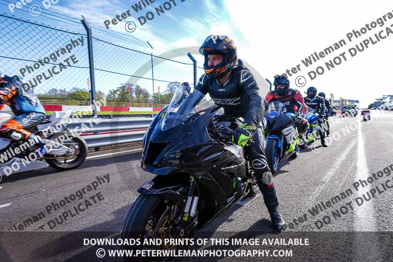 donington no limits trackday;donington park photographs;donington trackday photographs;no limits trackdays;peter wileman photography;trackday digital images;trackday photos