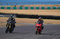anglesey-no-limits-trackday;anglesey-photographs;anglesey-trackday-photographs;enduro-digital-images;event-digital-images;eventdigitalimages;no-limits-trackdays;peter-wileman-photography;racing-digital-images;trac-mon;trackday-digital-images;trackday-photos;ty-croes