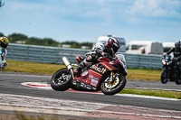 Middle_Group_Red_Bikes