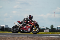 Middle_Group_Red_Bikes
