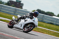 Middle_Group_White_Bikes